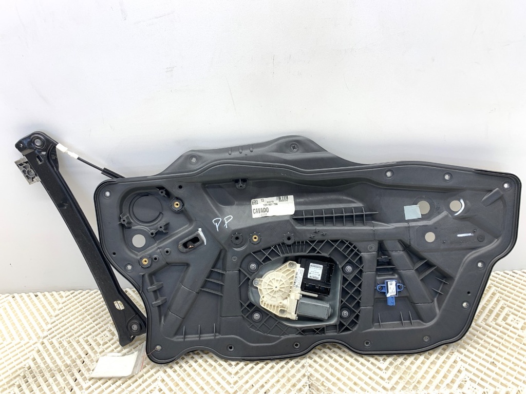 [STARK-891631] Elevalunas delantero derecho VW Scirocco III 1.4 TSI 118 kW 2008-2017