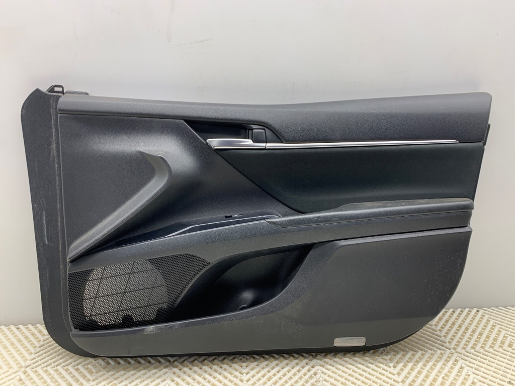 [STARK-891534] Panel de puerta delantero derecho Toyota Camry (_V7_, _VA7_, _VH7_) 2017-2022
