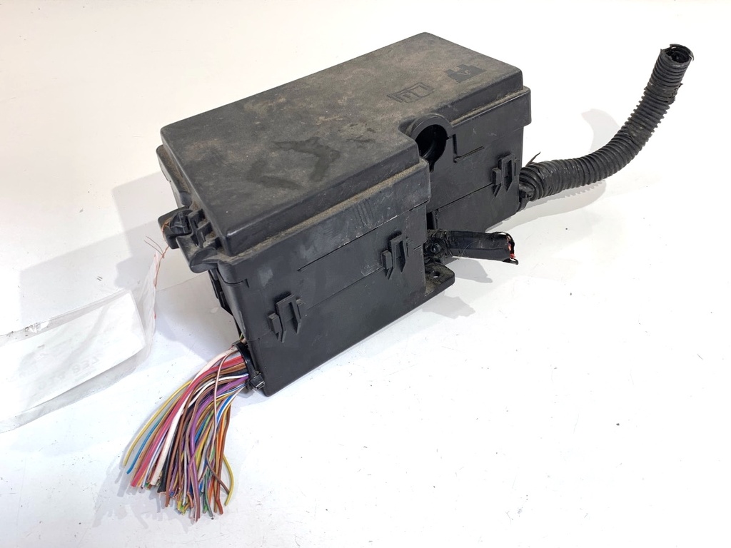 [STARK-914837] Caja de fusibles Ford Kuga II (DM2) 1.6 EcoBoost 2012-2022