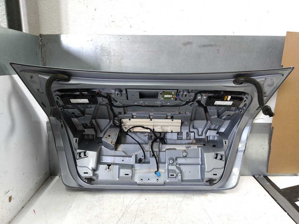 [MTD-529200] Portón trasero Audi A4 B7 8HE