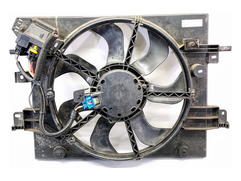 [STARK-923566] Ventilador del radiador Dacia Duster (HS_) 2010-2018 1.2 TCe 125
