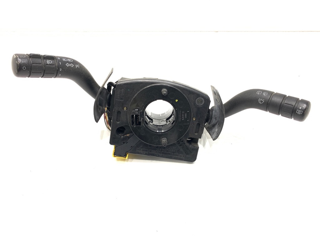 [STARK-903589] Combinado de luces e intermitentes VW Fox liftback (5Z1, 5Z3, 5Z4) 2003-2015