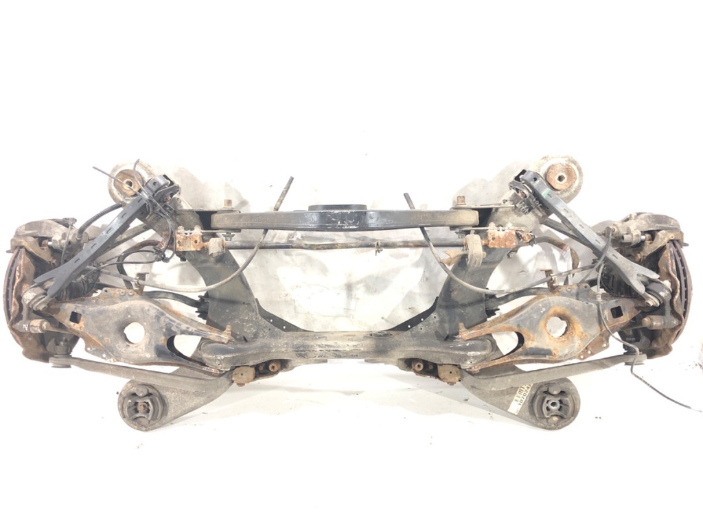 [STARK-450496] Viga trasera Mercedes-Benz CLS (C219) 2004-2011