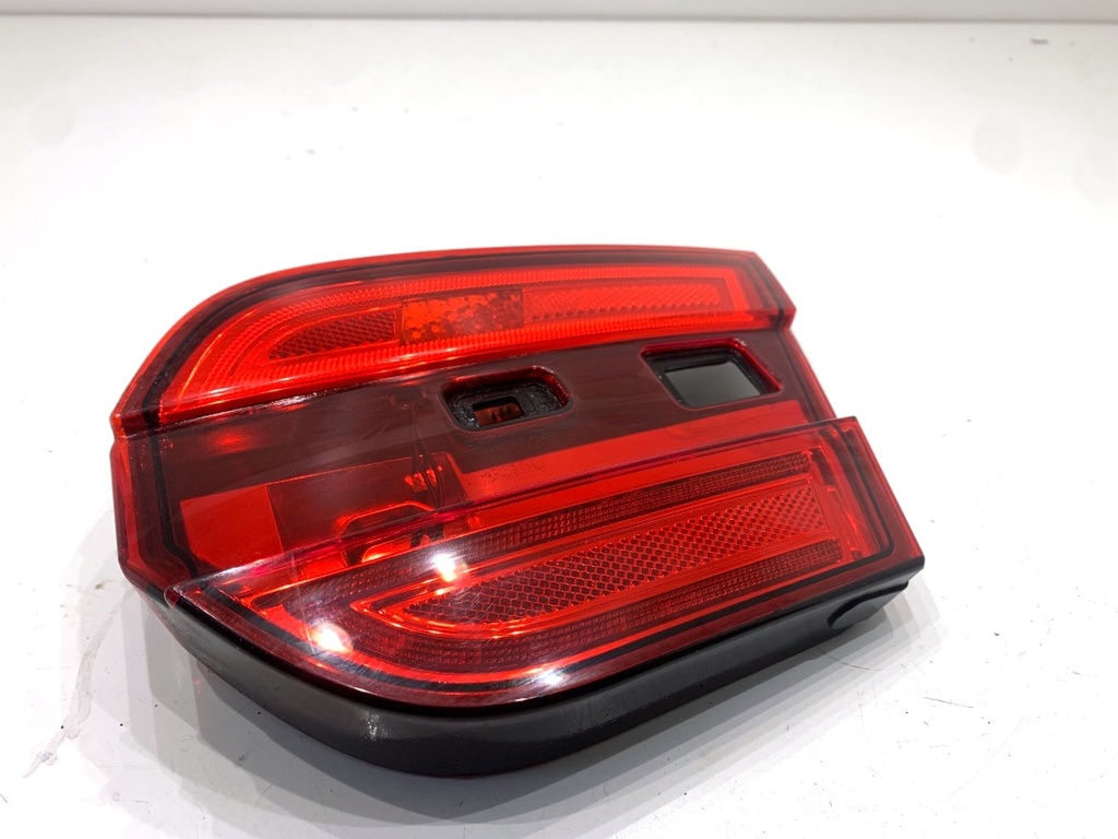[STARK-841596] Piloto trasero derecho JAGUAR XF I (X250) 2008-2015