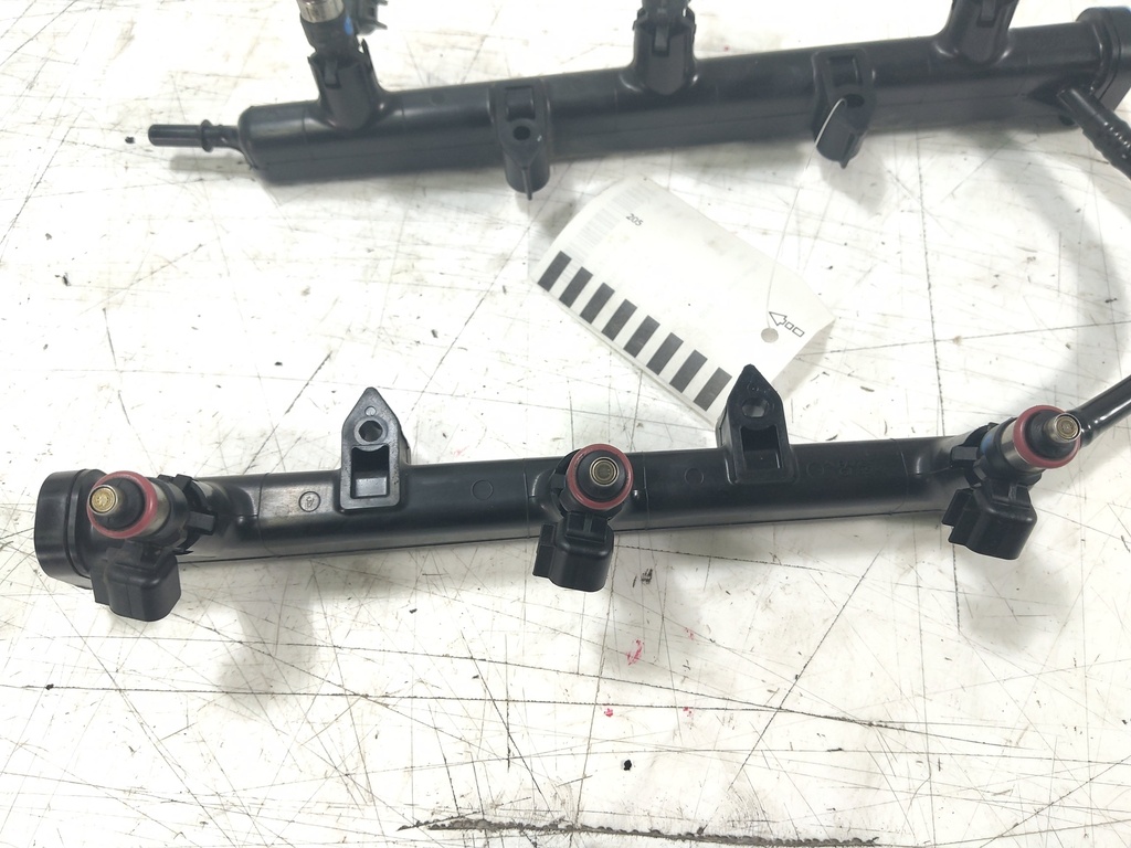 [MTD-549665] Rampa de inyección Dodge Durango 3.6