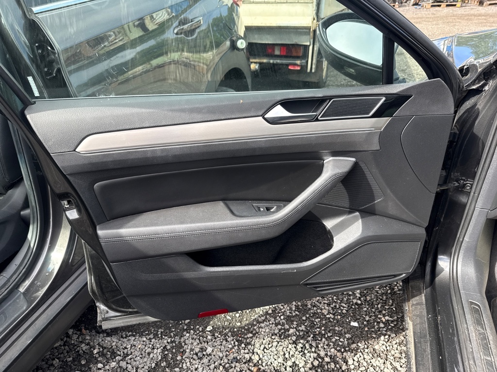 [MTD-529147] Actuador cierre centralizado puerta delantera izquierda VW Passat B8