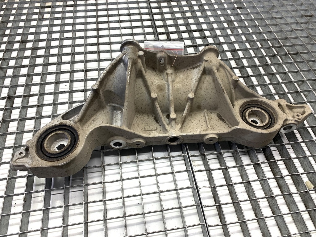 [STARK-881756] Soporte de motor derecho Mercedes-Benz eSprinter (B910) 2020-2022