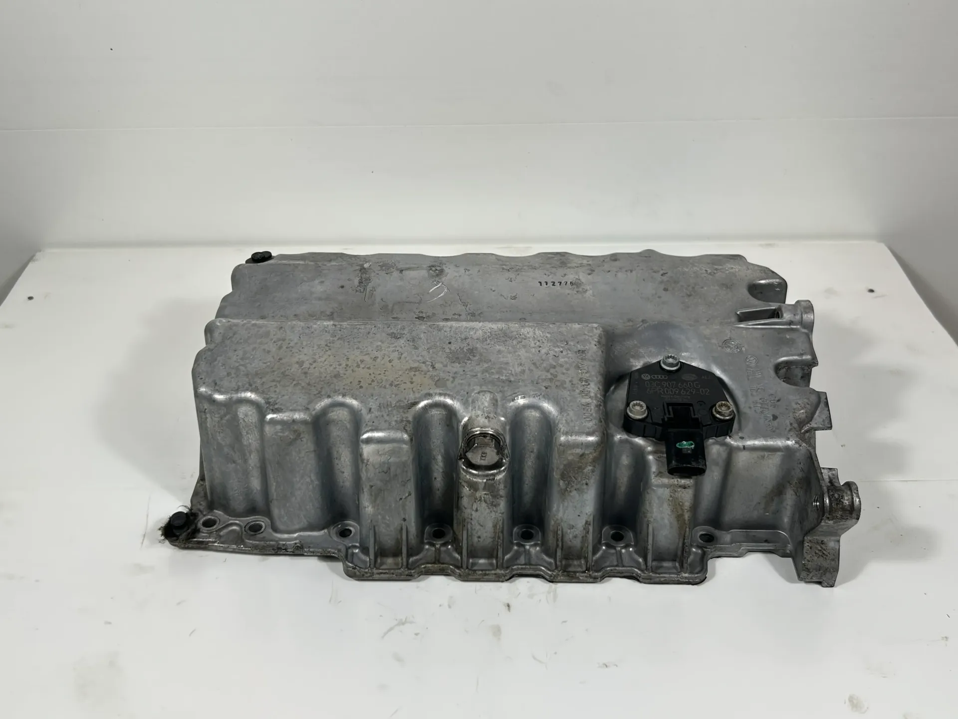Carter aceite Volkswagen Golf 1,6 TDI CLHA 04L103603