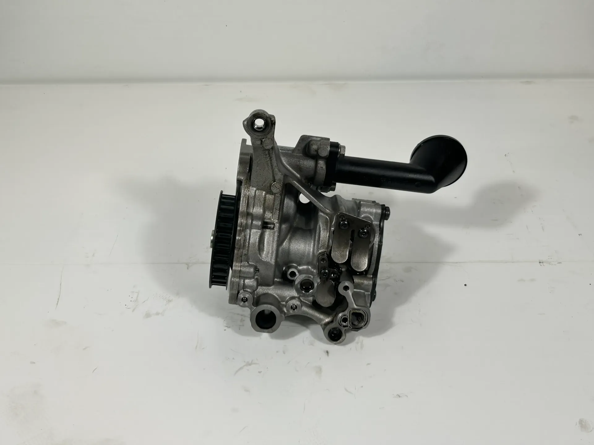 Bomba aceite Volkswagen Golf 1,6 TDI CLHA 04L145305