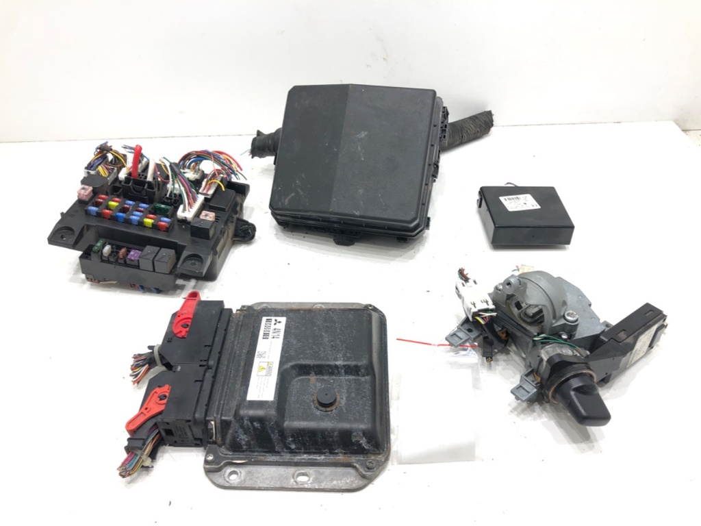 [STARK-653494] Centralita motor MITSUBISHI OUTLANDER II (CW_W) 2.2 DI-D 4WD 130 kW 177 CV 2006-2012
