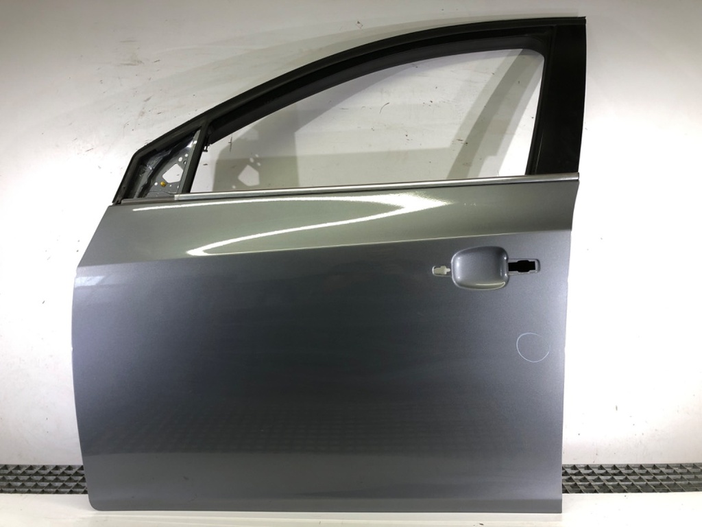 [STARK-588188] Puerta delantera izquierda Chevrolet Cruze (J300) 2009-2022