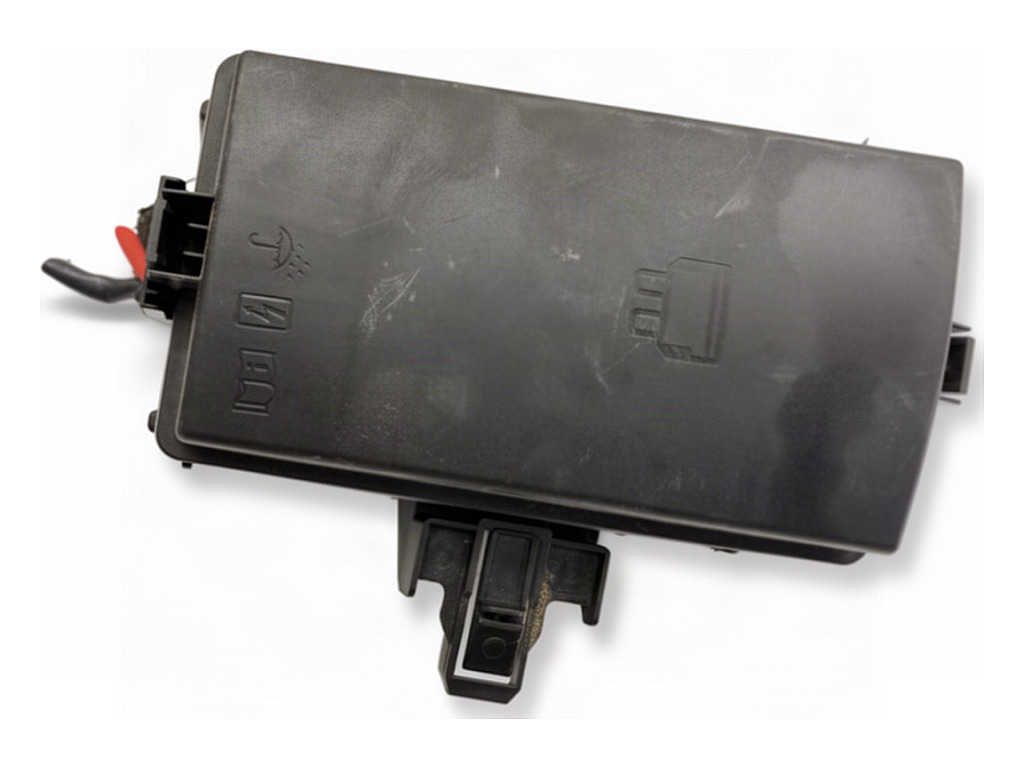 [STARK-978443] Caja de fusibles SKODA Octavia III Combi