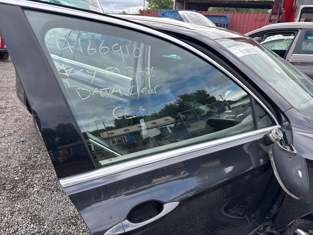 [MTD-529121] Cristal puerta delantera derecho VW Passat B8 3G5 mangangrau