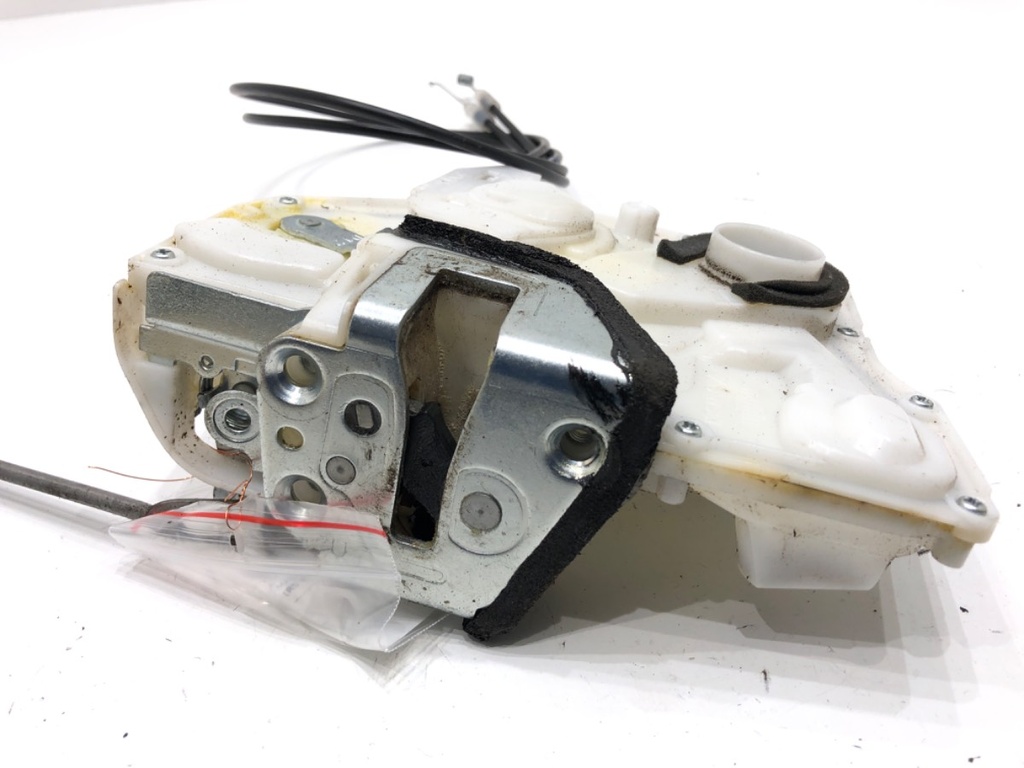 [STARK-781317] Cerradura de puerta delantera derecha SUZUKI SWIFT III (MZ, EZ) 2005-2022
