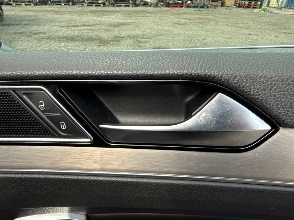 [MTD-529123] Tirador puerta delantera interior derecho VW Passat B8 3G5