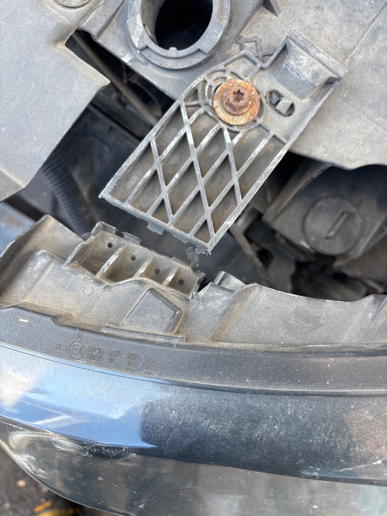 [EPE-148313] Faro delantero izquierdo Renault Zoe 2013