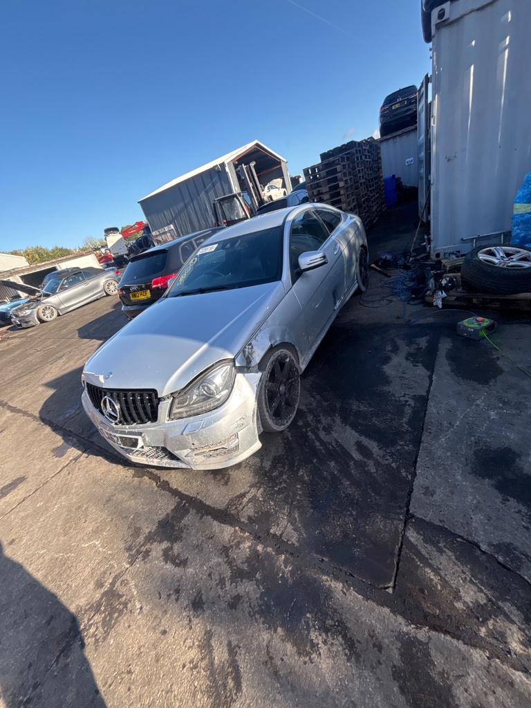 [EPE-148310] Bomba de combustible Mercedes-Benz C-Class 2012