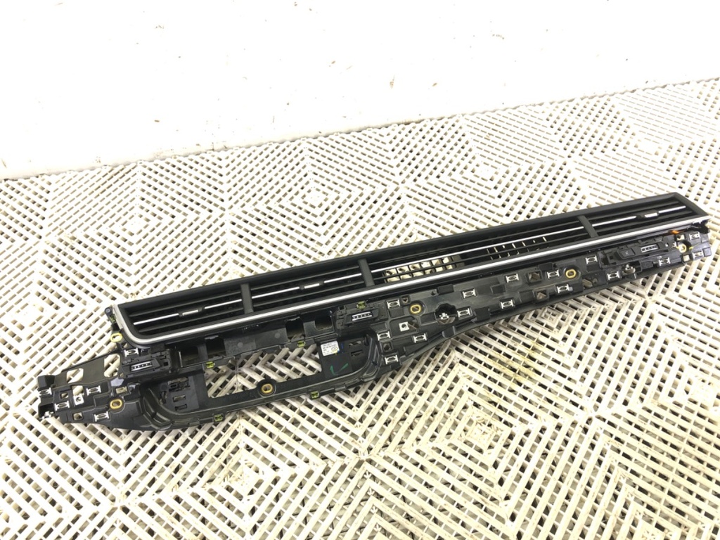 [STARK-720320] Rejilla de entrada de aire frontal Audi Q7 (4MB, 4MG) 2015-2022