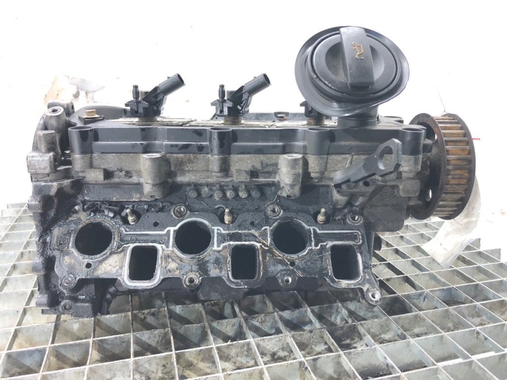[STARK-460872] Culata izquierda Audi A4 B7 Avant (8ED) 3.0 TDI quattro 2004-2008