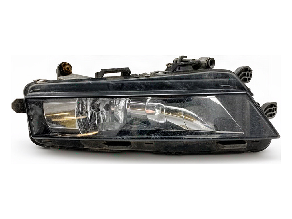 [STARK-973061] Faro antiniebla delantero izquierdo Skoda Octavia III