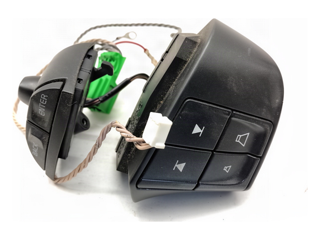 [STARK-967637] Mando de volante Volvo S40 II