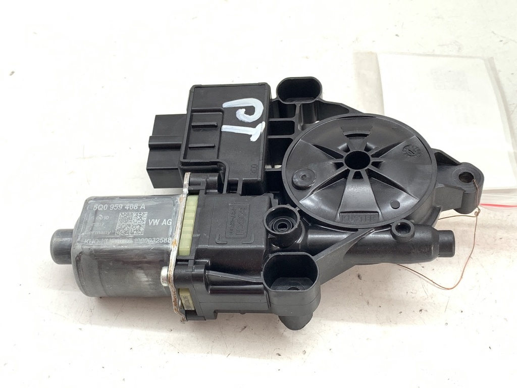 [STARK-972941] Motor de elevalunas trasero derecho Skoda Octavia III