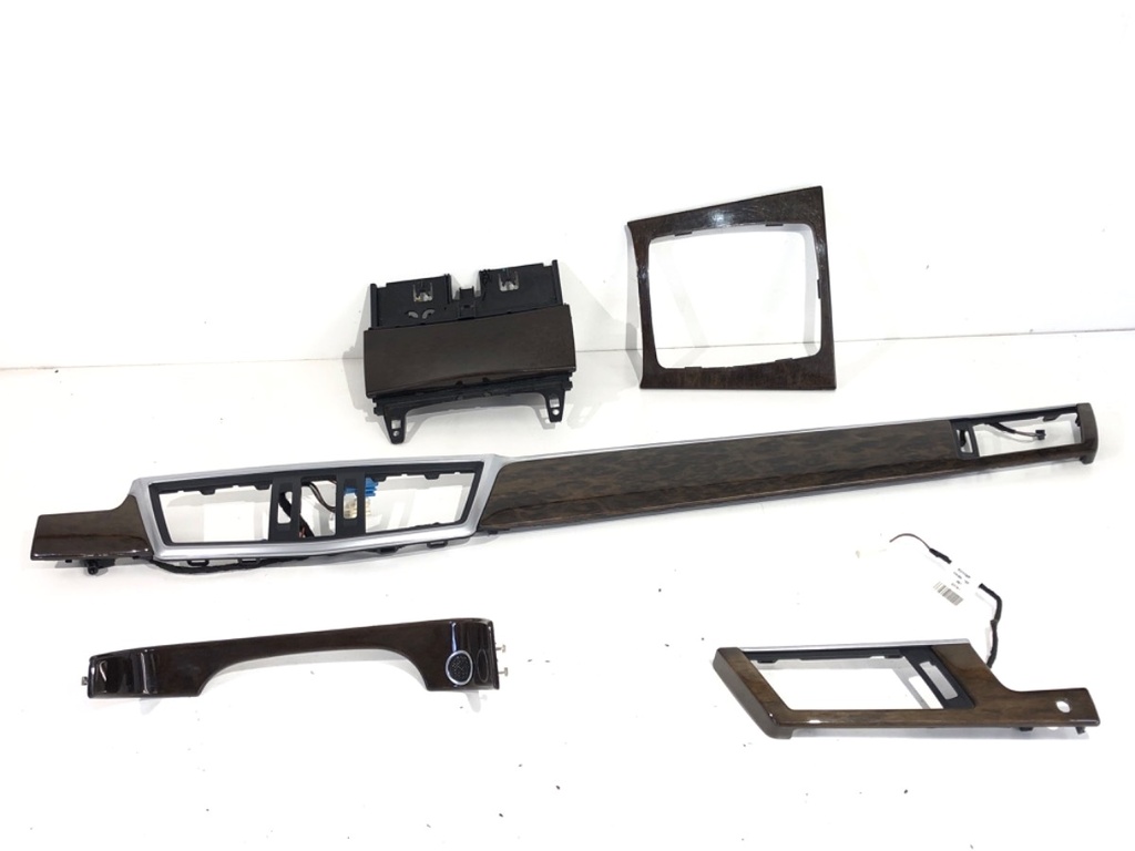 [STARK-745654] Moldura decorativa Mercedes-Benz Clase E T-Model (S212) 2009-2016