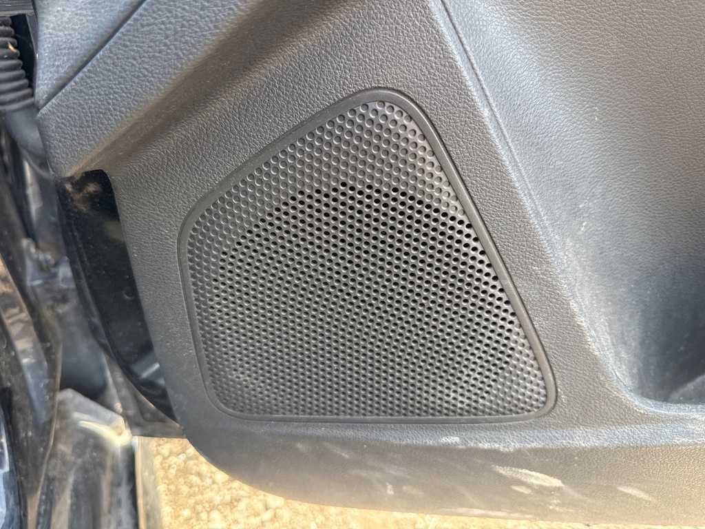 [MTD-529084] Altavoz revestimiento puerta delantera derecha Ford Focus III