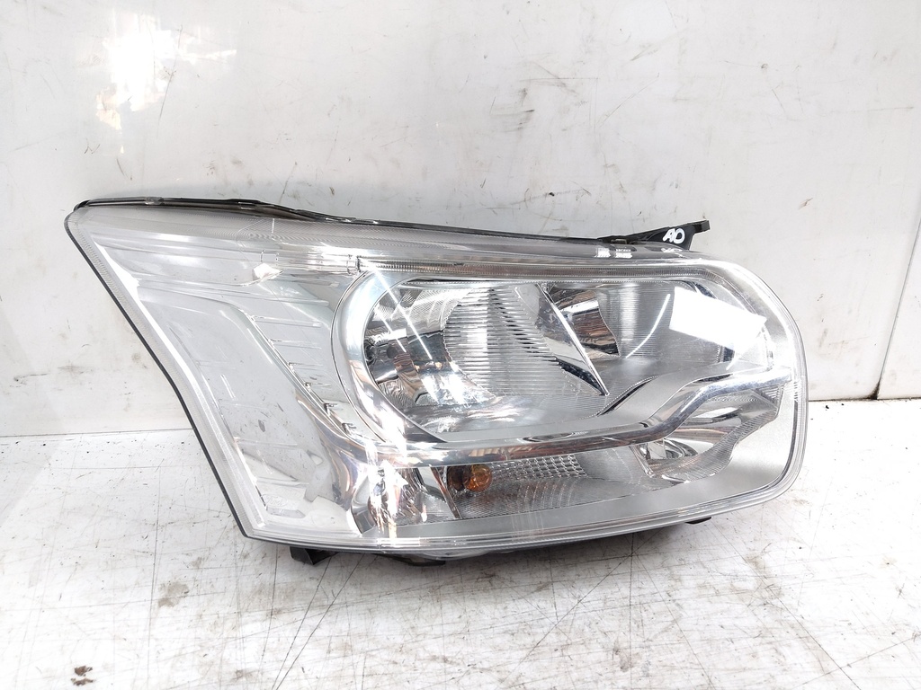 [MTD-550845] Faro delantero derecho Ford Transit V363