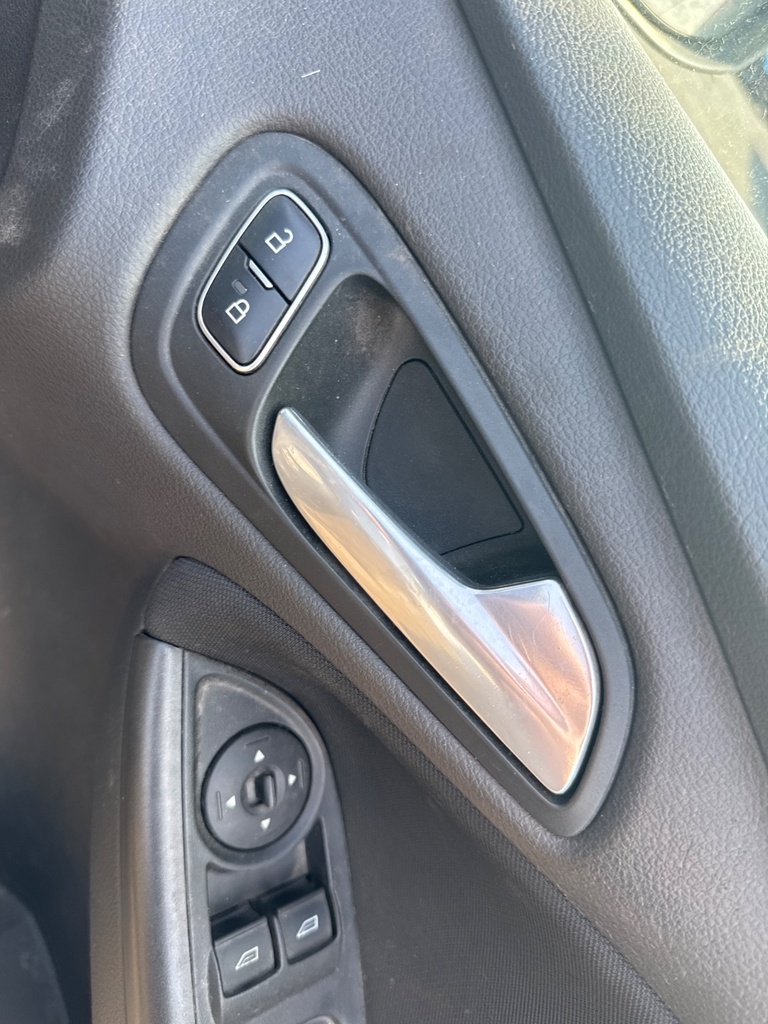 [MTD-529081] Tirador puerta delantera interior derecha Ford Focus III