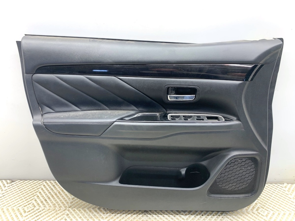 [STARK-905368] Panel de puerta delantero izquierdo Mitsubishi Outlander III 2010-2022