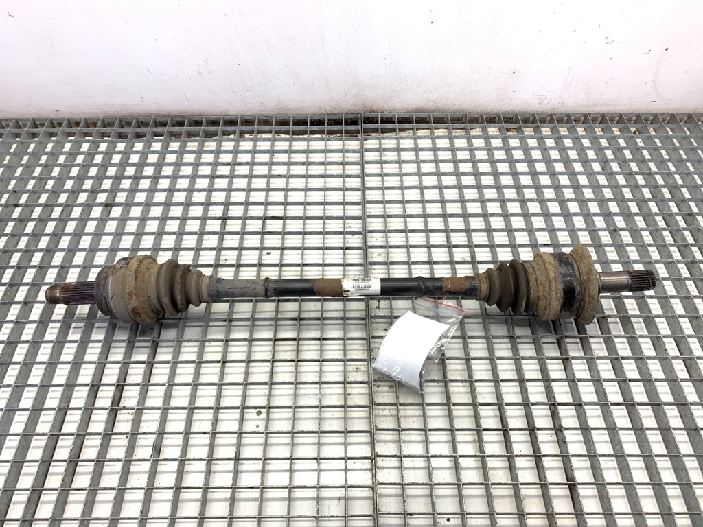 [STARK-908737] Eje trasero izquierdo BMW X5 (F15, F85) 2013-2018