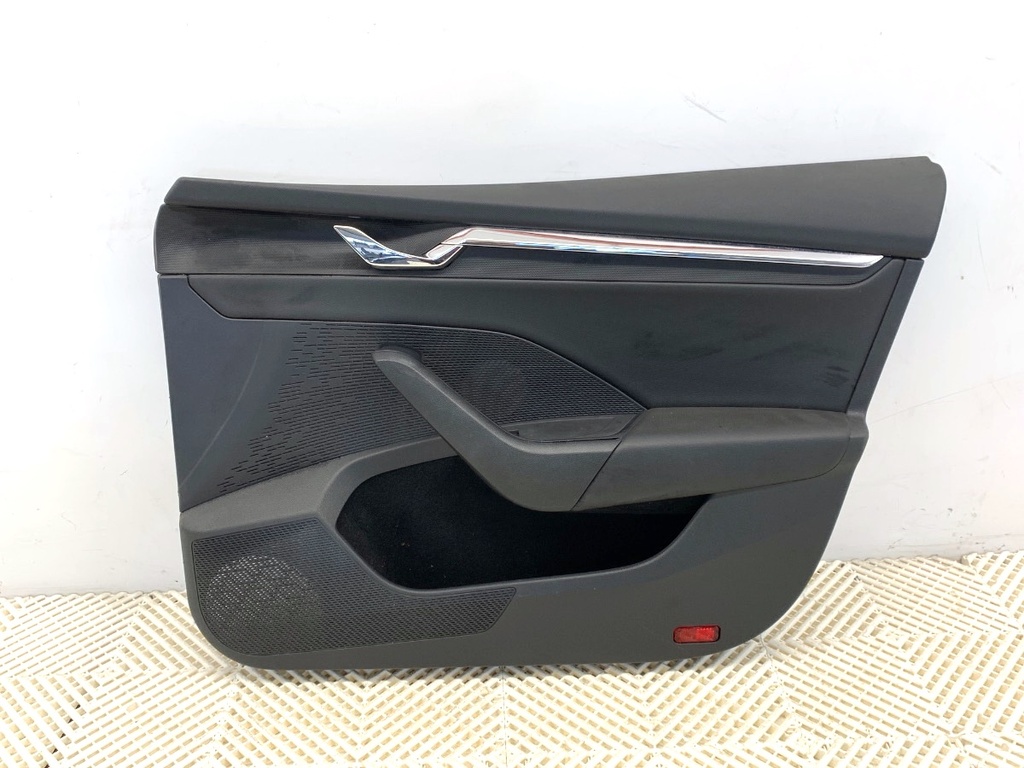 [STARK-910104] Panel de puerta delantero derecho SKODA OCTAVIA IV Combi (NX5) 2019-2022