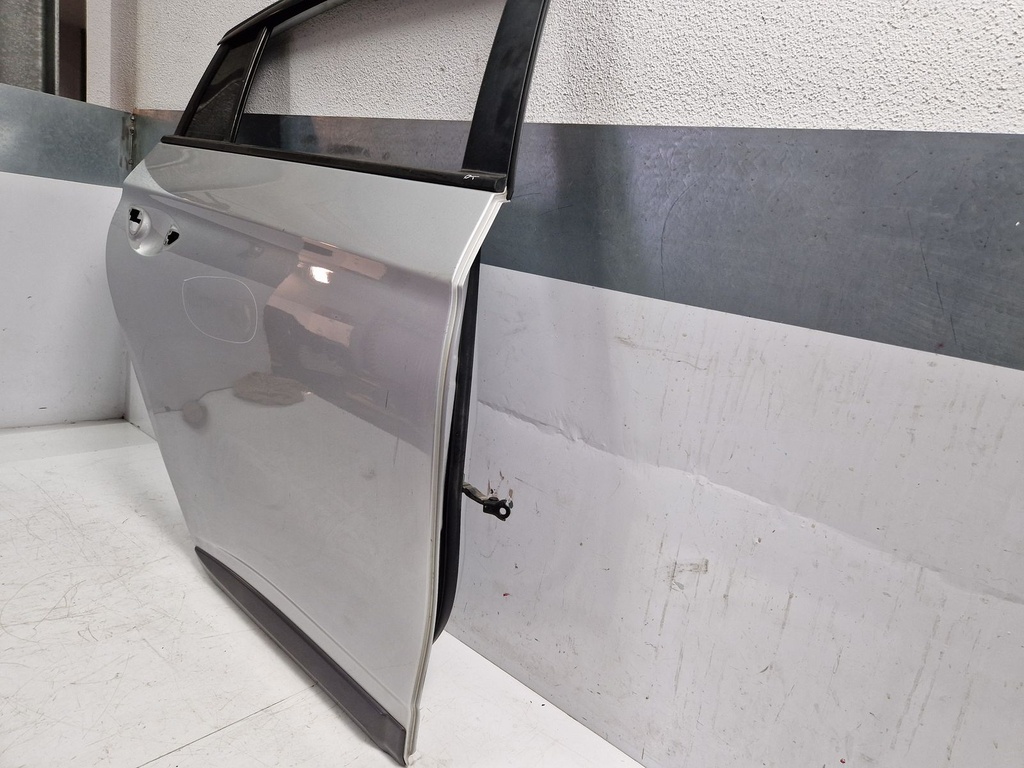 [MTD-507897] Puerta trasera izquierda Platinum Silver Hyundai Ioniq AE 1.6 Hybrid G4LE