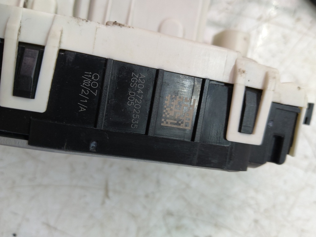 [MTD-528968] Cerradura de puerta Mercedes Clase E W212