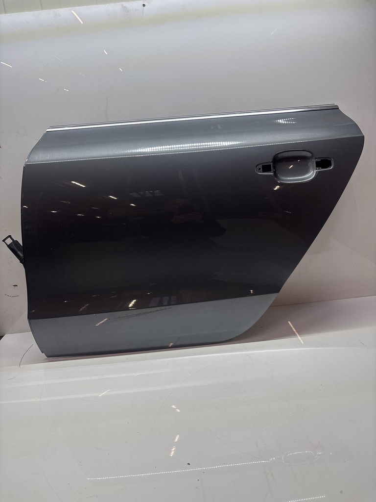 [MTD-498791] Puerta trasera izquierda Audi A5 8TA 2.0 TDI Diesel CNH CNHA 8T8833051D