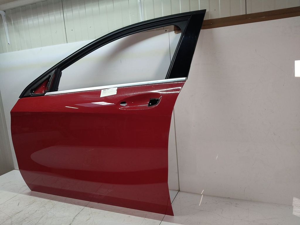 [MTD-512212] Puerta delantera izquierda MERCEDES-BENZ Clase A W176 1.6 M270.910 ROJO 589