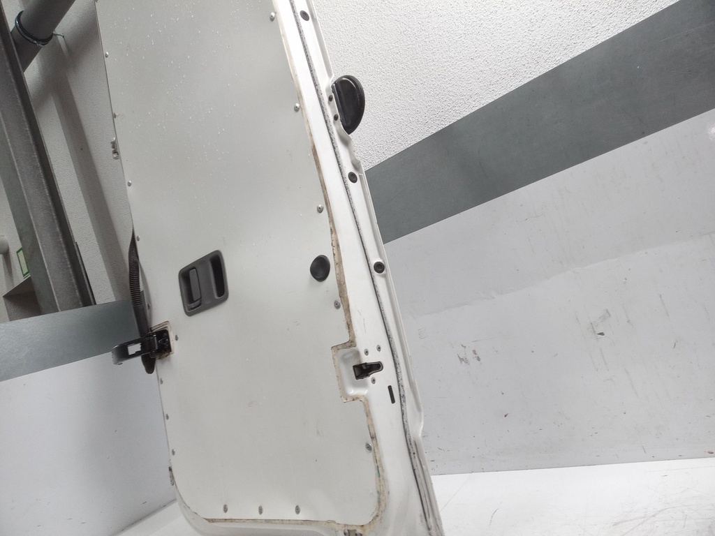 [MTD-499330] Puerta trasera derecha blanca B9A VW Crafter 30-35 2E