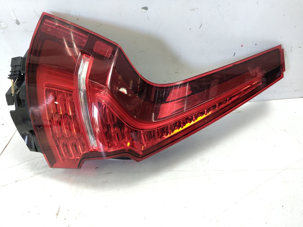 [MTD-524379] Luz trasera izquierda Volvo V60 2021 B420T 2.0