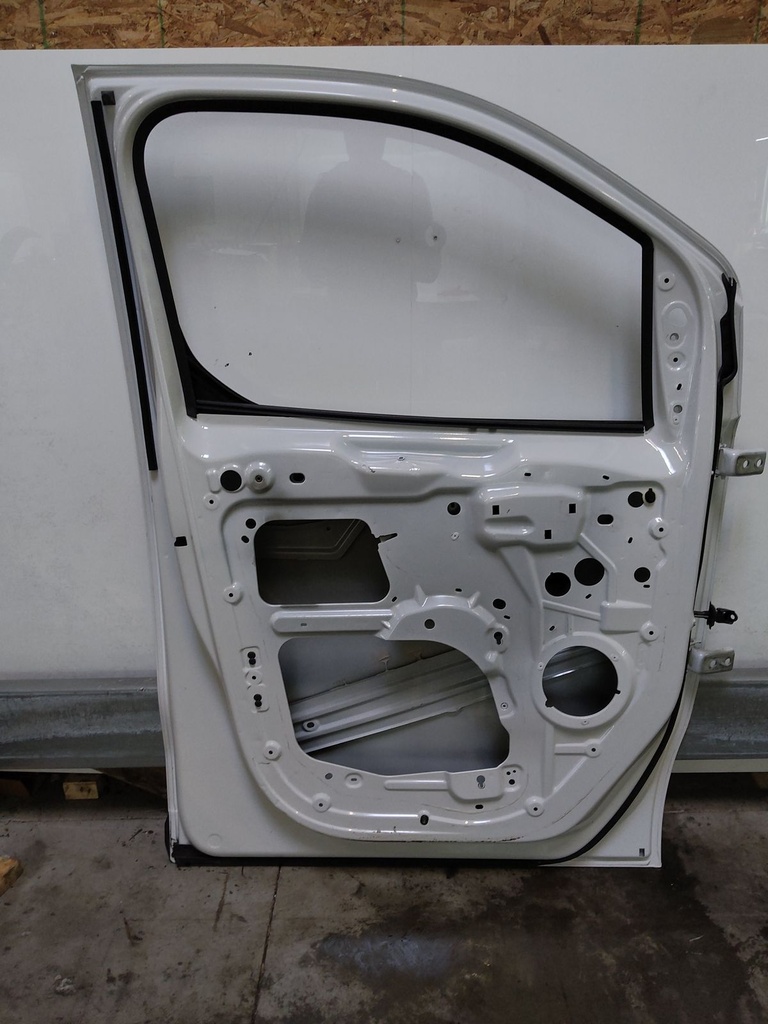 [MTD-512104] Puerta delantera izquierda Peugeot Expert Van 2.0 EHT DW10FDDU 9811893780