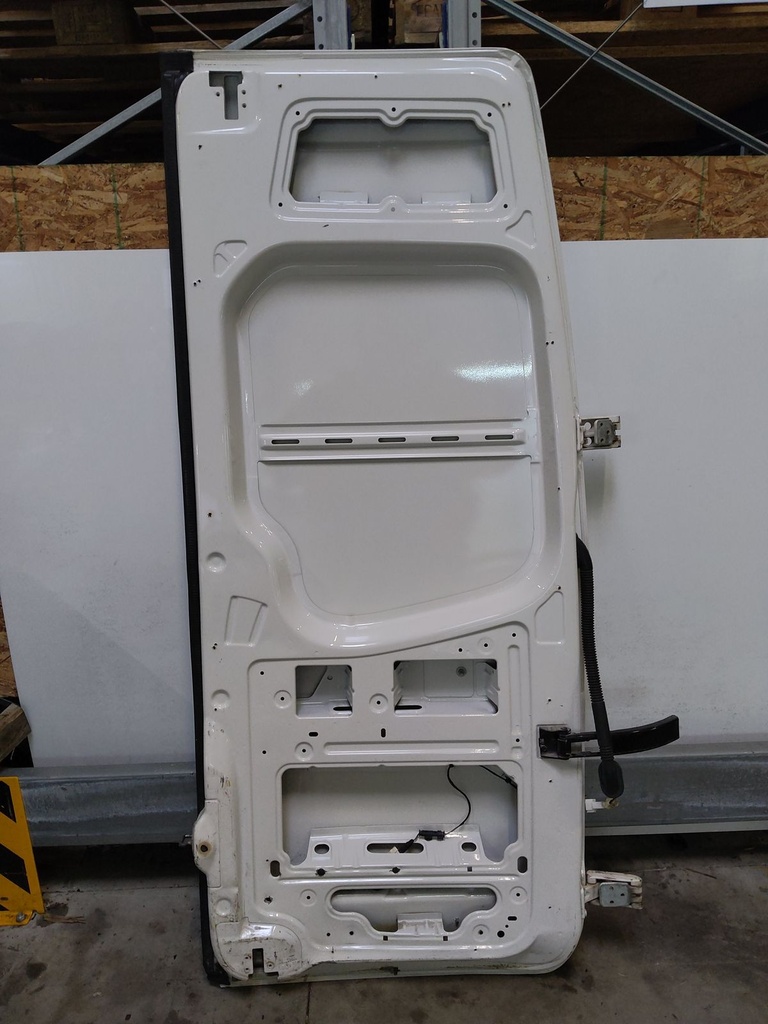 [MTD-515325] Puerta trasera izquierda Candy blanco B9A VW Crafter 2.0 TDI CKTC CKT