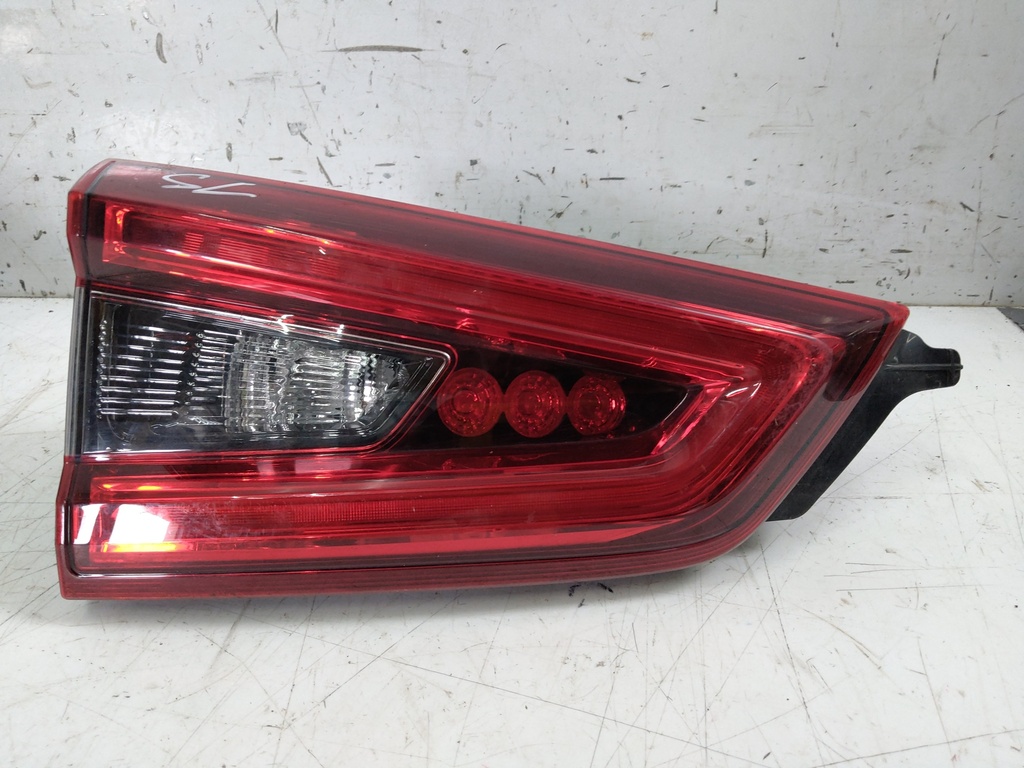 [MTD-528798] Piloto trasero Nissan Qashqai MK2 J11