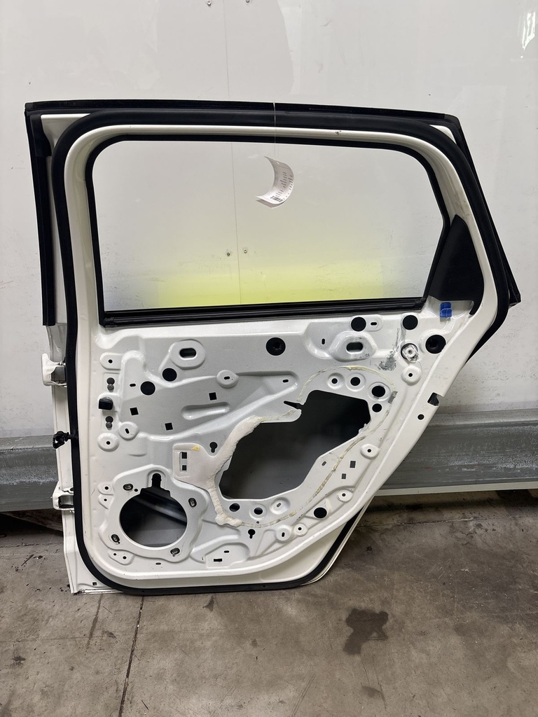 [MTD-510760] Puerta Peugeot 308 SW III 1.5 BlueHDi Diesel YHZ DV5RC 9841570380