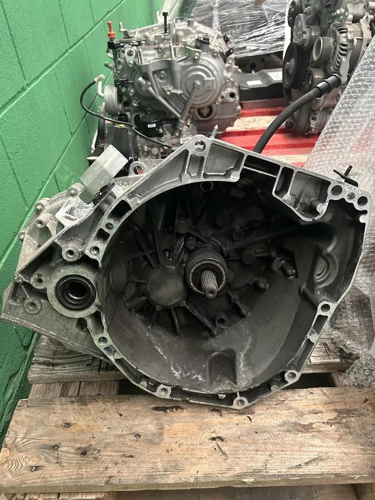 [C00014] Caja de cambios Manual Nissan Juke F16 1.0 DIG-T HR10DDT HR10. 320104615R