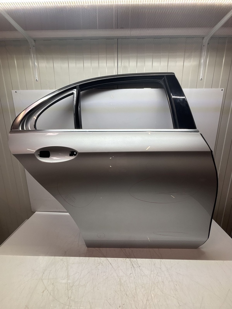 [MTD-500836] Puerta trasera derecha plata 775 Mercedes W213 E 220 d OM654