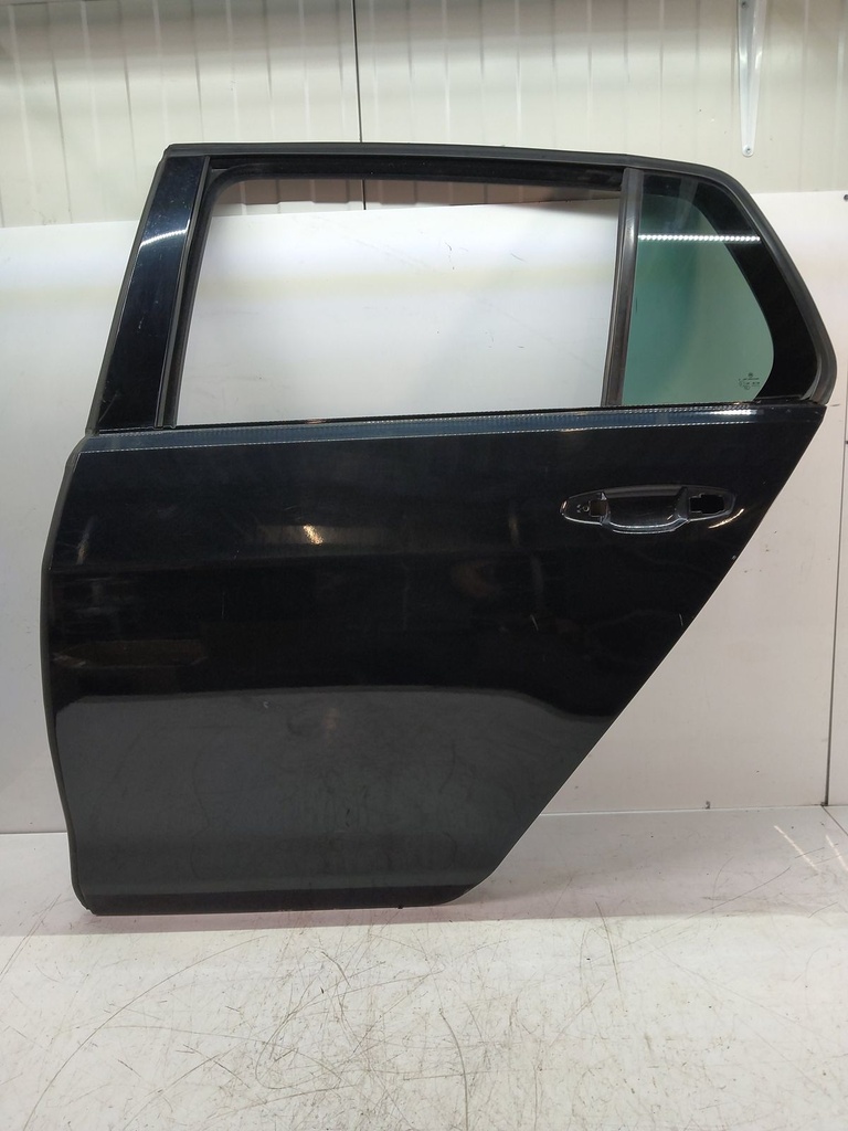 [MTD-514075] Puerta trasera izquierda jet black C9X VW Golf VII 5G1 2.0 TDI CRBC CRB