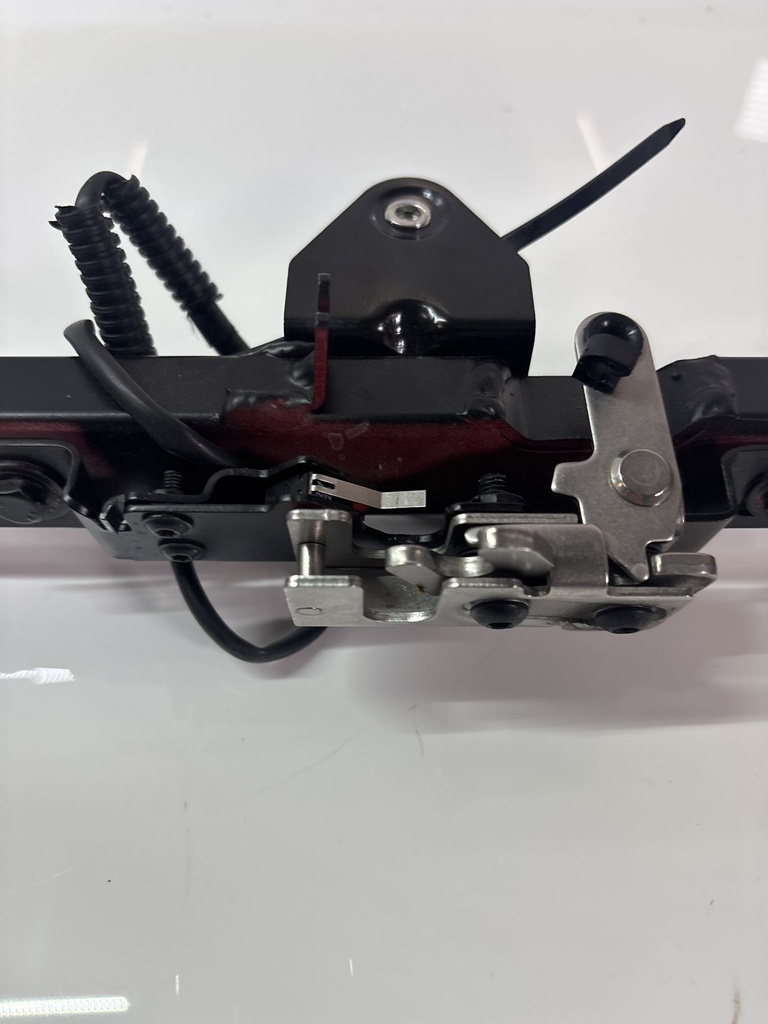 [MTD-506671] Cerradura del portón trasero FERRARI 296 GTS CABRIOLET 3.0 V6 F163BC 2024