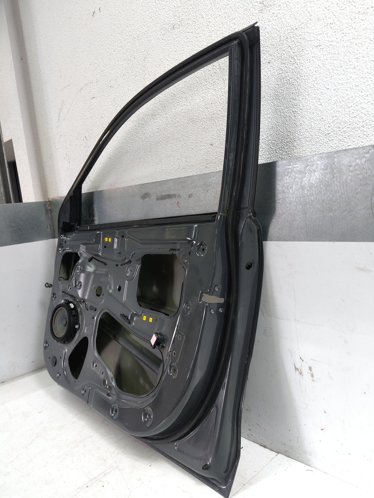 [MTD-520773] Puerta delantera derecha Kia Rio VI 1.0 T-GDI G3LE