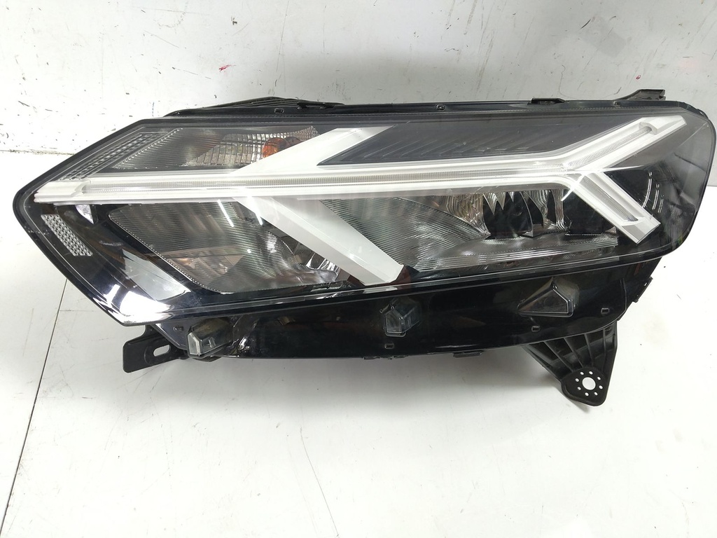 [MTD-521014] Faros delanteros Dacia Sandero III 1.0 TCe 90 H4D470 H4D 260606648R