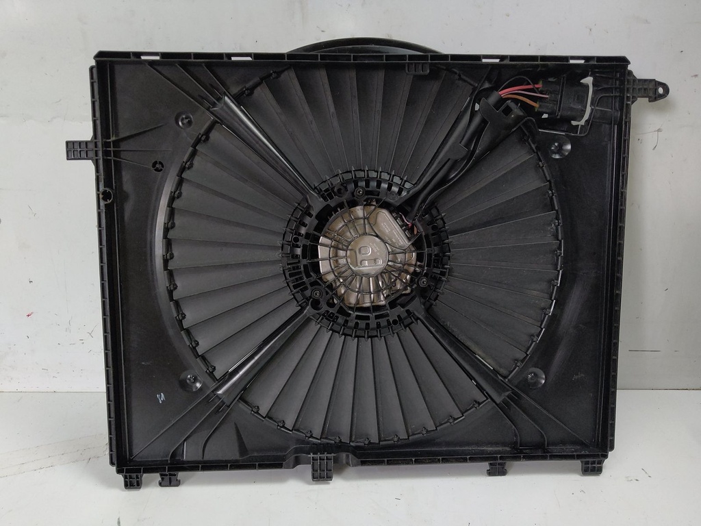 [MTD-522132] Motor del ventilador Mercedes Clase C W205 626.951 OM626.951